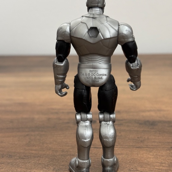 DC Comics Heroes Unite CYBORG 4” Action Figure Toy Spin Master Posable - Picture 5 of 10